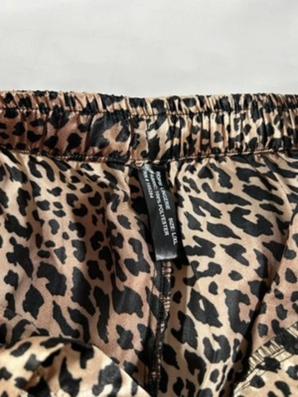 SHINY SATIN GLANZ MENS SATIN BOXERS SIZE LARGE LOT OF 4 Pairs NWOT